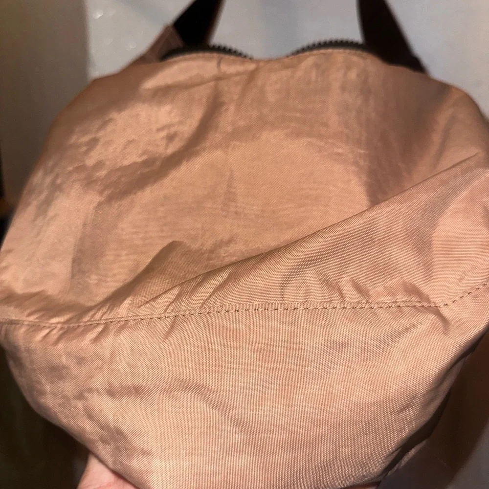 BAGGU Medium Crescent Bag - Cocoa 🤎 - Picture 4 of 7